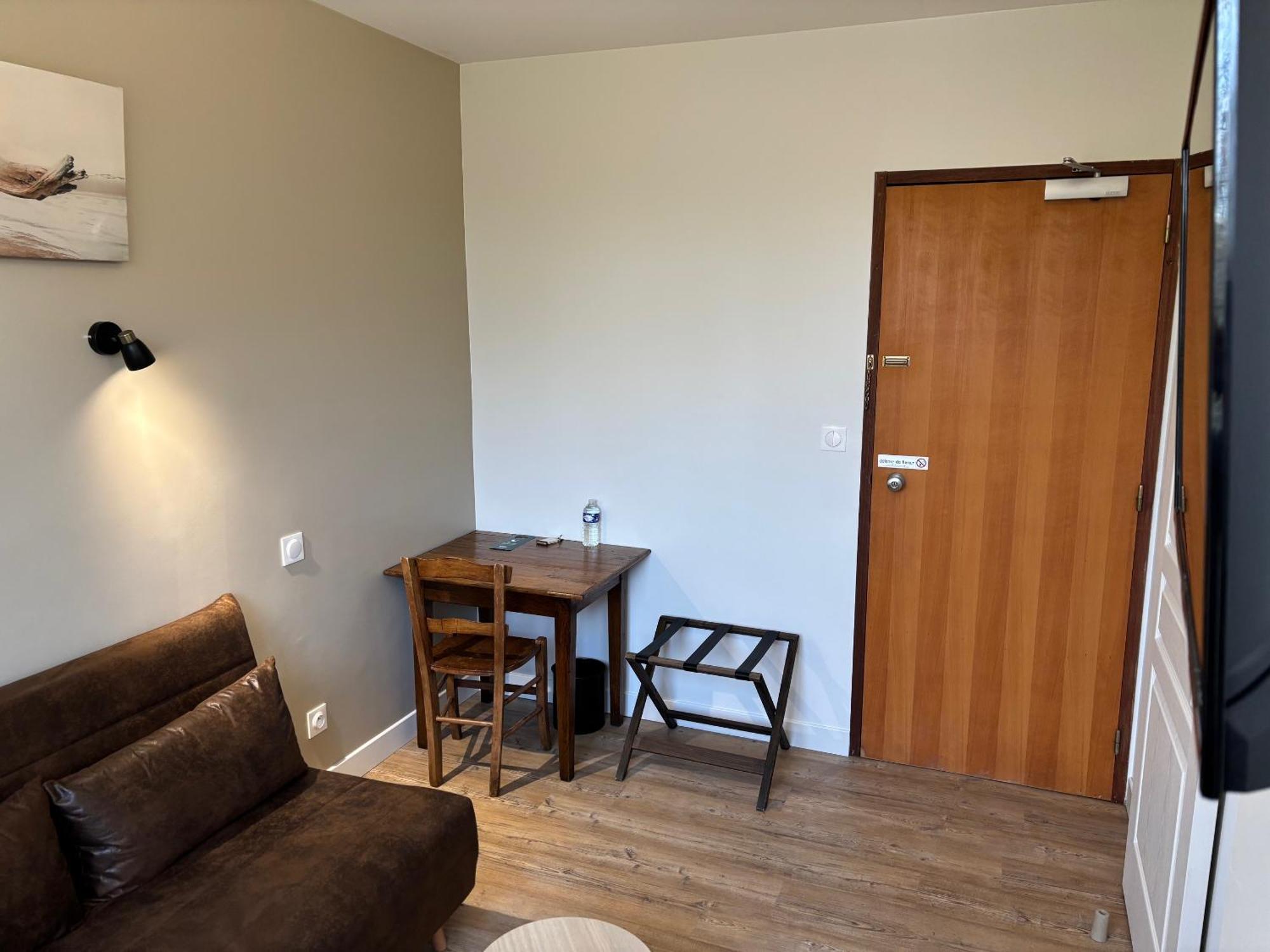 Logis Hotel Le Clos Pite Préchacq Exteriör bild