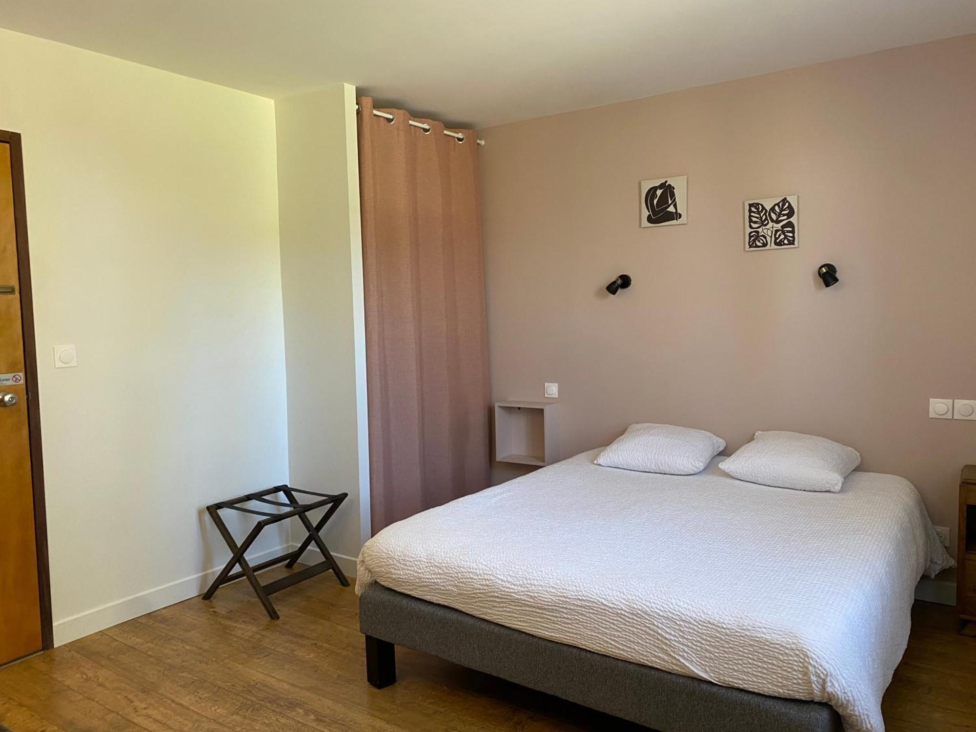 Logis Hotel Le Clos Pite Préchacq Exteriör bild