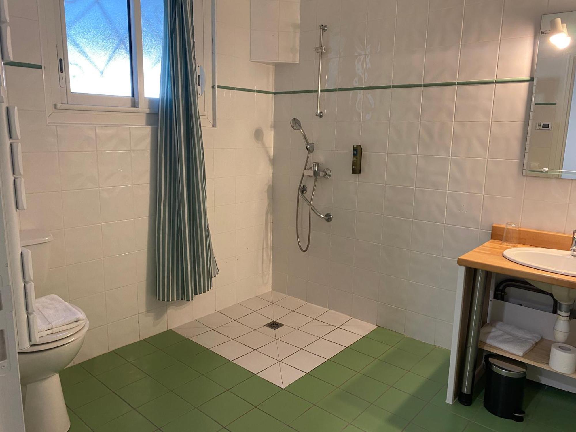 Logis Hotel Le Clos Pite Préchacq Exteriör bild